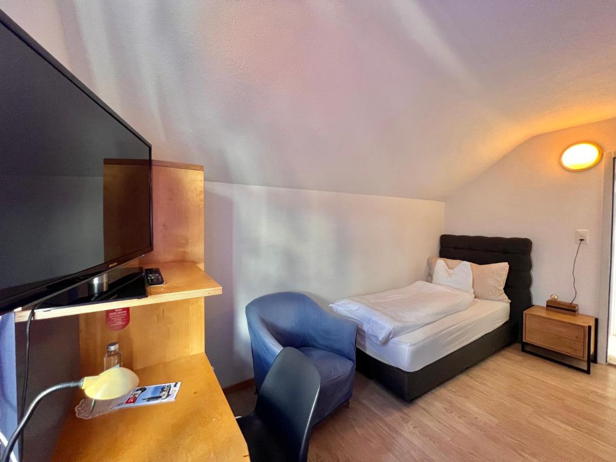Hirschen Hotel 3*
